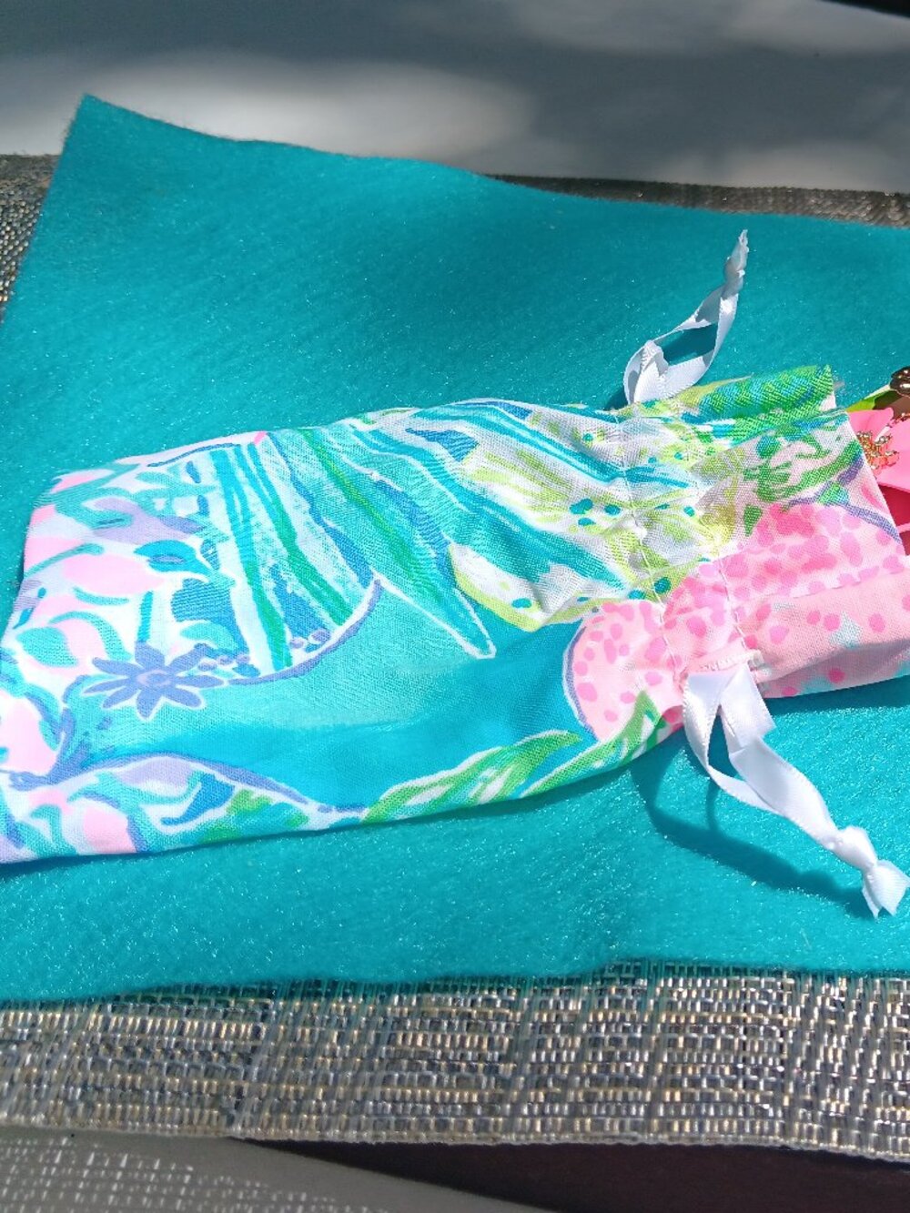 Lilly Pulitzer earrings - Picture 5 of 12